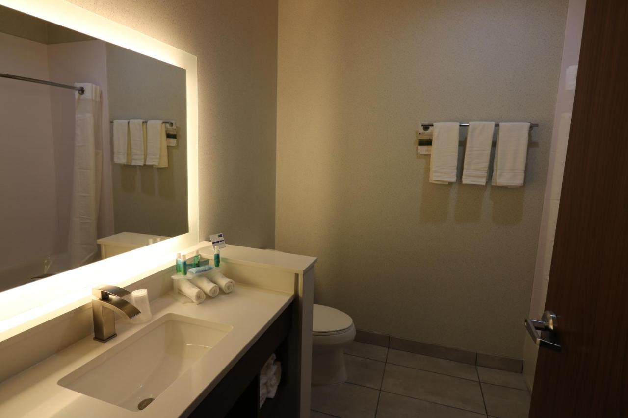 Holiday Inn Express & Suites - Coffeyville By Ihg Zewnętrze zdjęcie