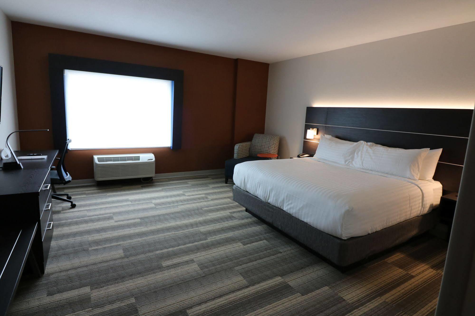 Holiday Inn Express & Suites - Coffeyville By Ihg Zewnętrze zdjęcie