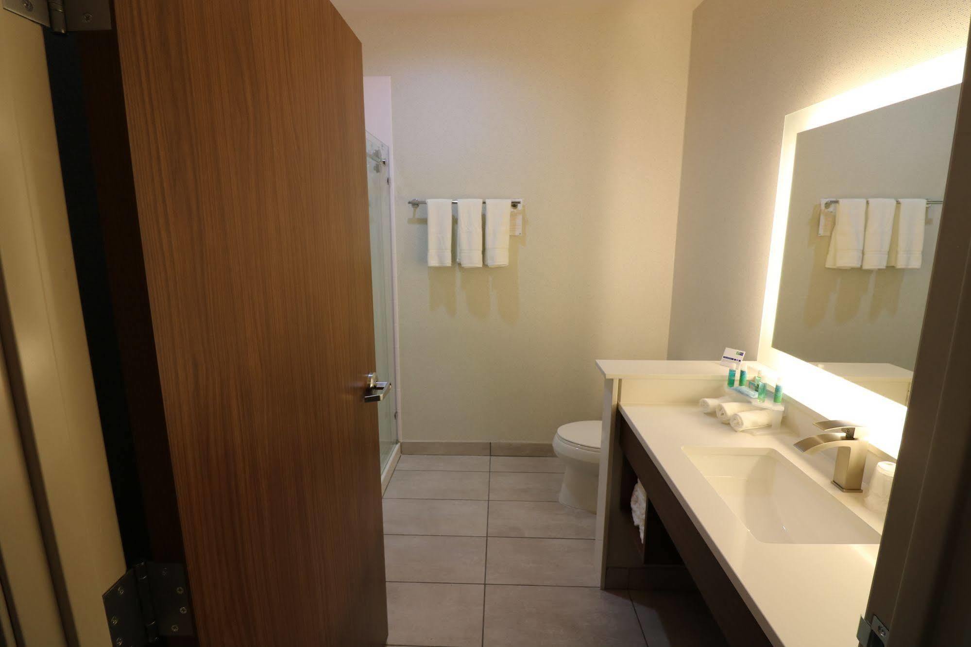 Holiday Inn Express & Suites - Coffeyville By Ihg Zewnętrze zdjęcie